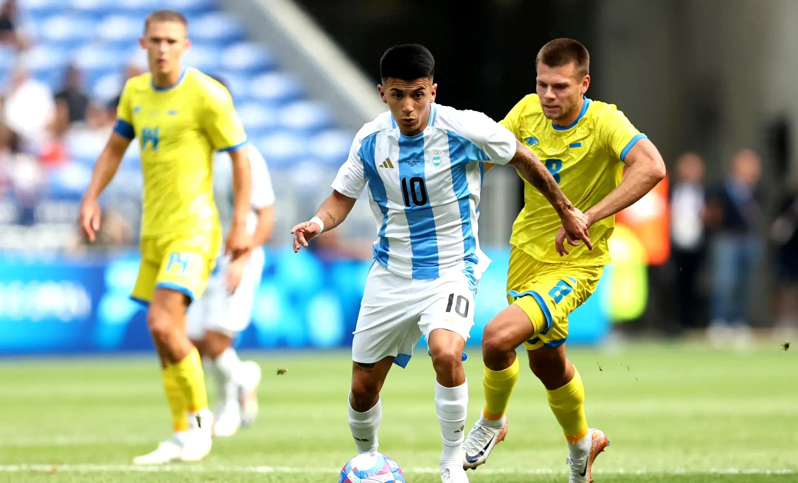 亚博体育平台-大比分获胜首场状态出色，西班牙队观众沸腾！，JackeyLove重返赛场比赛高潮迭起的简单介绍-亚博体育平台