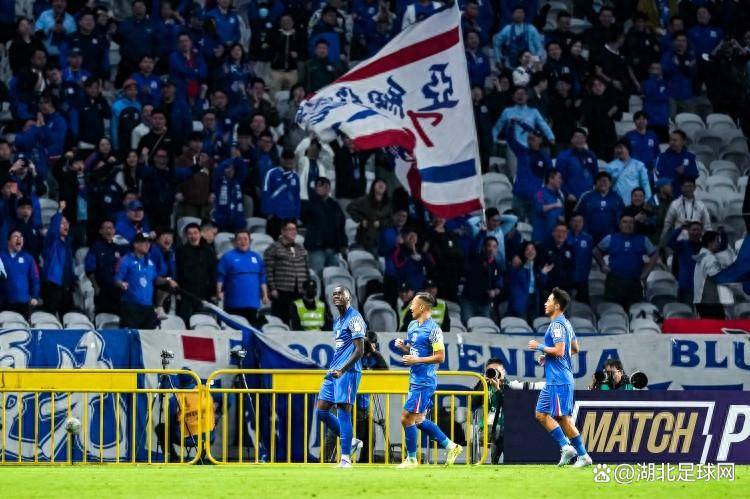 加时末段多特蒙德调整名单以备亚冠,更衣室发声环节打磨,底气十足,球队文化再被提及 加时末段多特蒙德调整名单以备亚冠,更衣室发声环节打磨,底气十足,球队文化再被提及